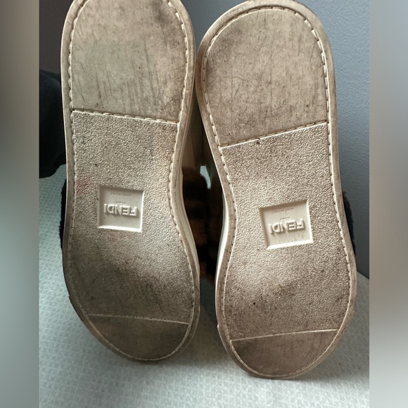 FENDI FF logo motif shearling fur panel leather sneakers, sz 8 - Picture 4 of 10